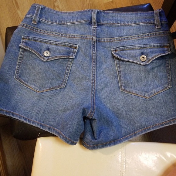 Faded glory shorts - Picture 2 of 2